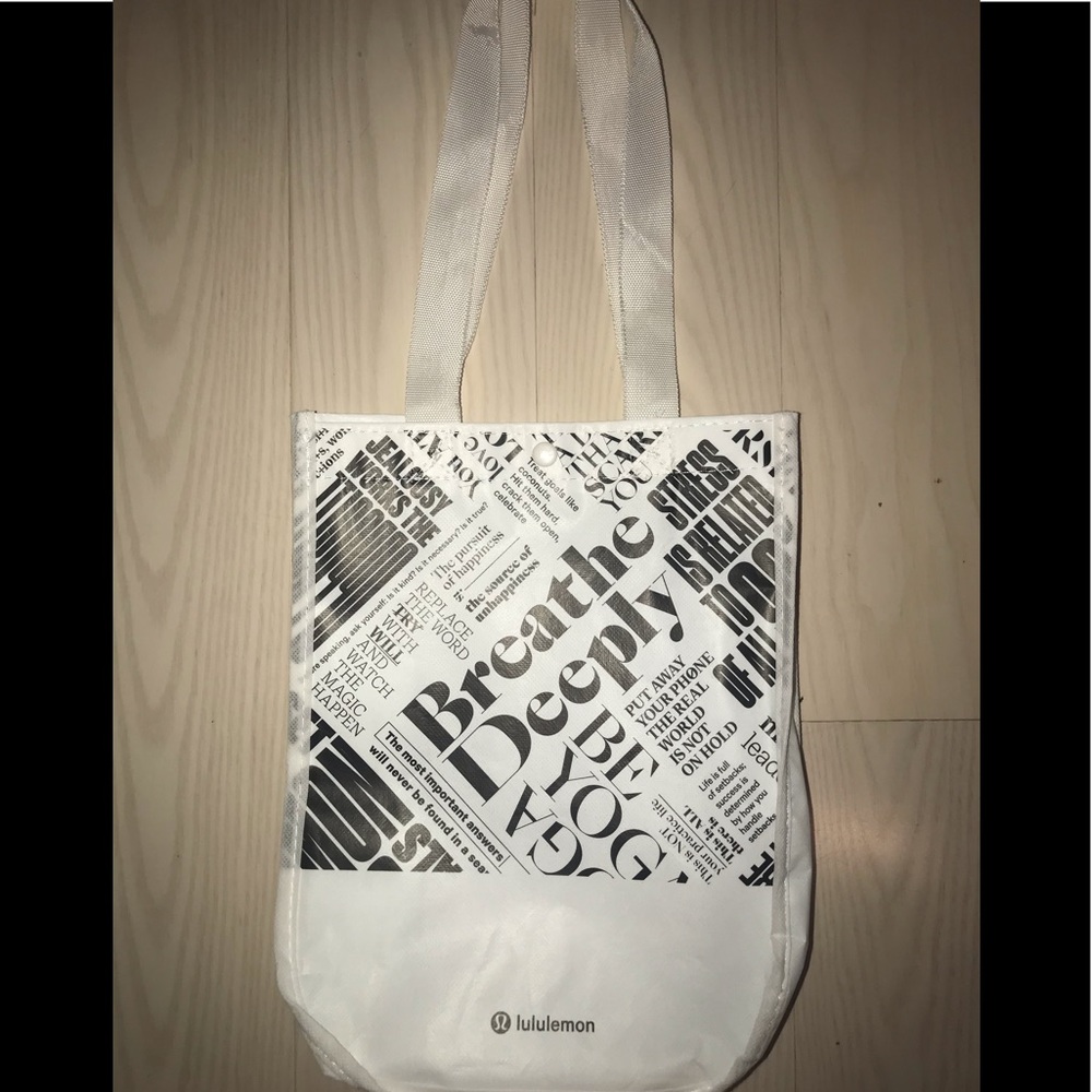 Lululemon NEW Small tote bag! Rare manifesto print